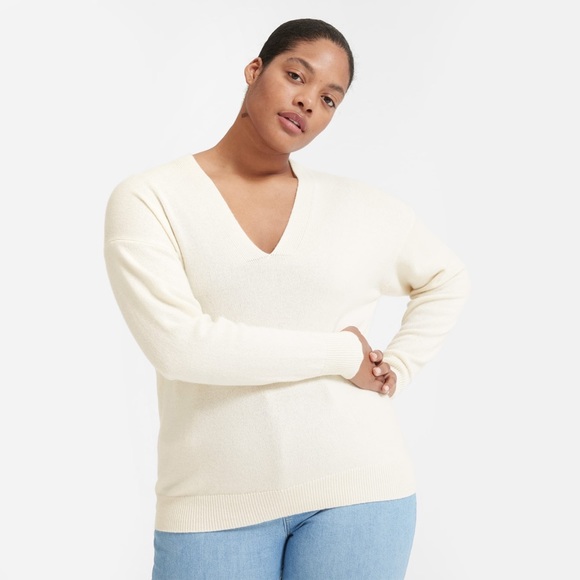 Everlane Cashmere Oversized V-neck (Ivory) - Picture 2 of 6